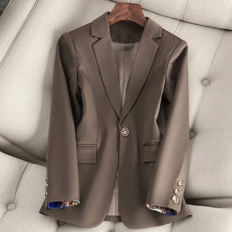 Ashley Monroe Elegant One-Button Blazer