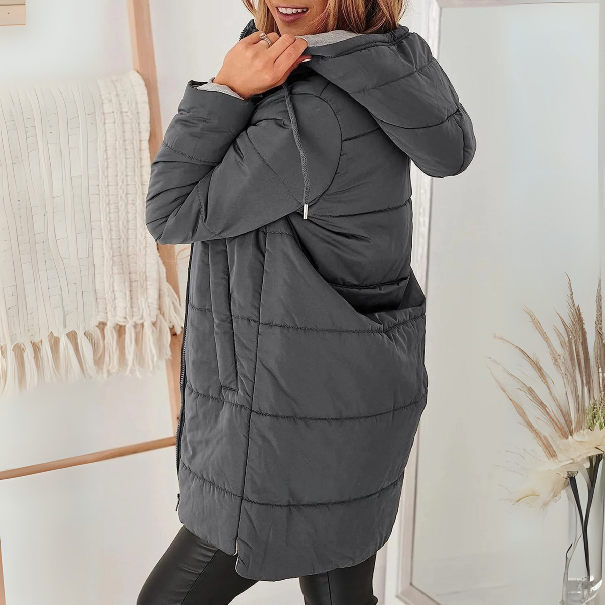Molly - Women's Hooded Down Puffer Jacket
